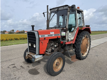 MASSEY FERGUSON 690 Traktor