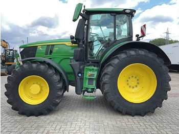 JOHN DEERE 6R 230 Traktor