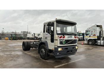 Volvo FL 220 (10 BOLTS / 18 TONS / MANUAL GEARBOX) – Finanzierungsleasing Volvo FL 220 (10 BOLTS / 18 TONS / MANUAL GEARBOX): das Bild 3