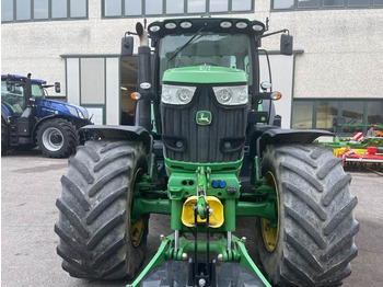 Traktor John Deere 6210 R AutoPower: das Bild 2