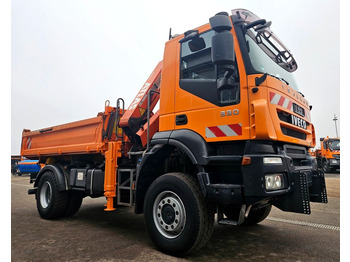 IVECO Trakker Kipper