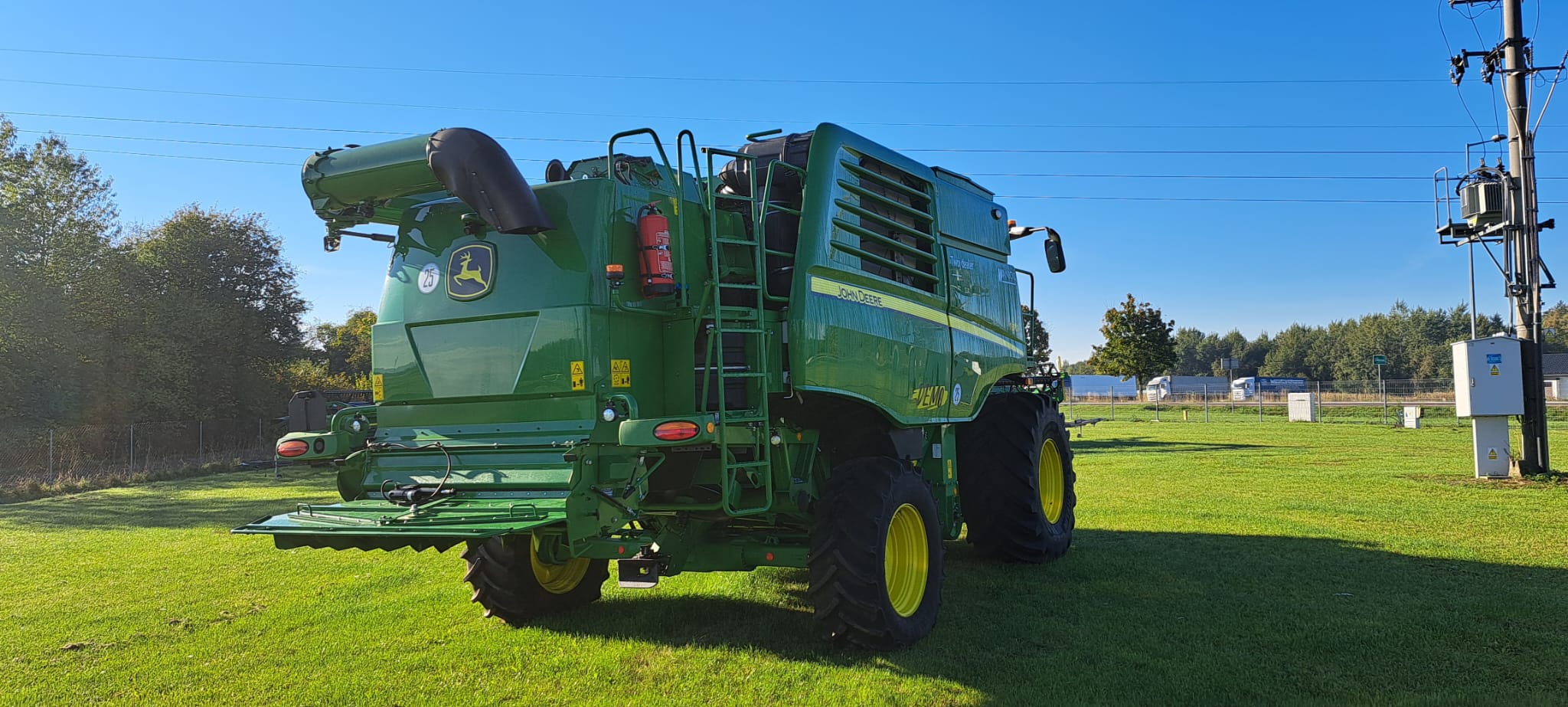 JOHN DEERE T670 Mähdrescher