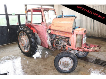 MASSEY FERGUSON Traktor