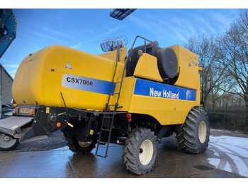 NEW HOLLAND CSX7000 Mähdrescher