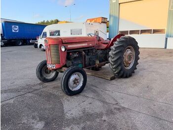 MASSEY FERGUSON Traktor