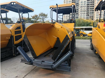 Asphaltfertiger/ Straßenfertiger XCMG Official Road Machinery Used Asphalt Paver RP453L 3.4m  Small Asphalt Paver Price: das Bild 5