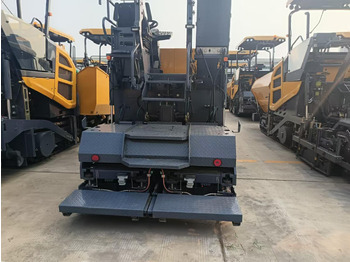 Asphaltfertiger/ Straßenfertiger XCMG Official Road Machinery Used Asphalt Paver RP453L 3.4m  Small Asphalt Paver Price: das Bild 3