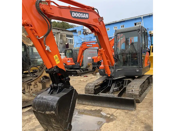 DOOSAN DX60W Kettenbagger