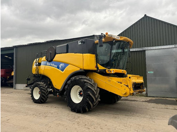 NEW HOLLAND CX series Mähdrescher