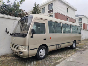 Überlandbus TOYOTA Coaster: das Bild 5