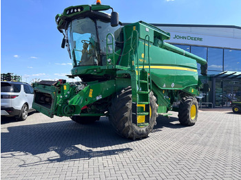 JOHN DEERE T670 Mähdrescher