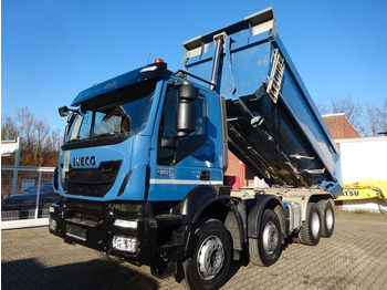 IVECO Trakker Kipper