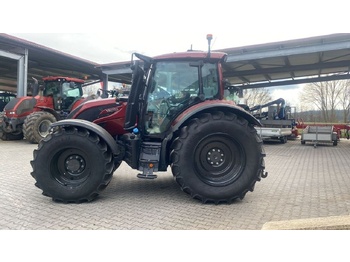 VALTRA N-series Traktor