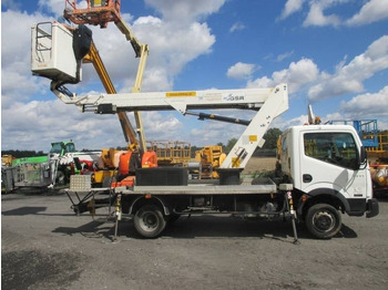 LKW mit Arbeitsbühne