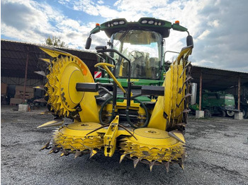 Feldhäcksler JOHN DEERE 8400: das Bild 2