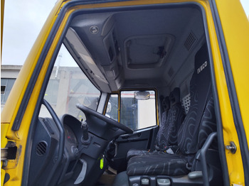 Autokran IVECO EUROCARGO 120E28P: das Bild 2