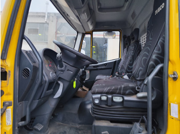 Autokran IVECO EUROCARGO 120E28P: das Bild 5