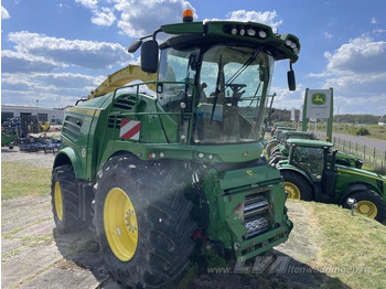 JOHN DEERE 8400 Feldhäcksler