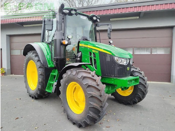 JOHN DEERE 6100M Traktor