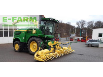 JOHN DEERE 8400 Feldhäcksler