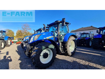 NEW HOLLAND T6.145 Traktor