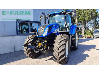 NEW HOLLAND T6 Traktor