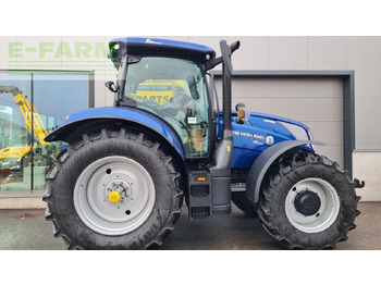 NEW HOLLAND T6 Traktor