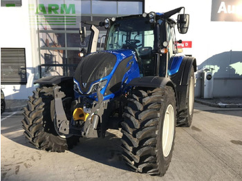 VALTRA N-series Traktor