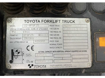 TOYOTA FGF 25 Treibgasstapler