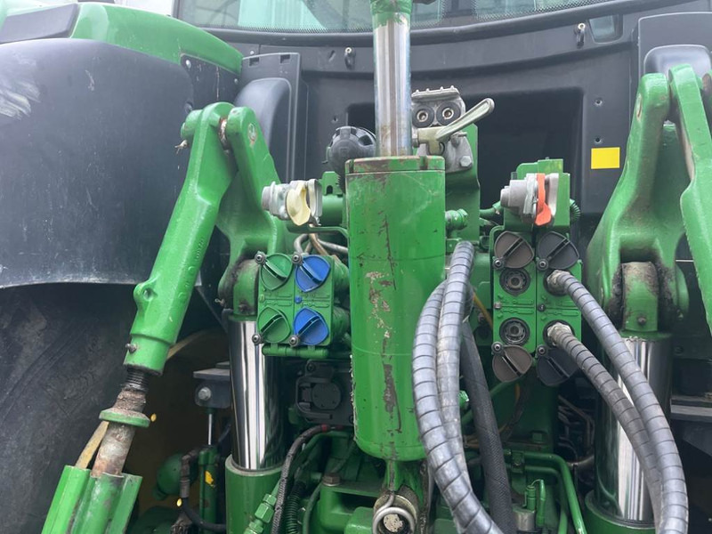 Traktor John Deere 6210 R AutoPower: das Bild 10