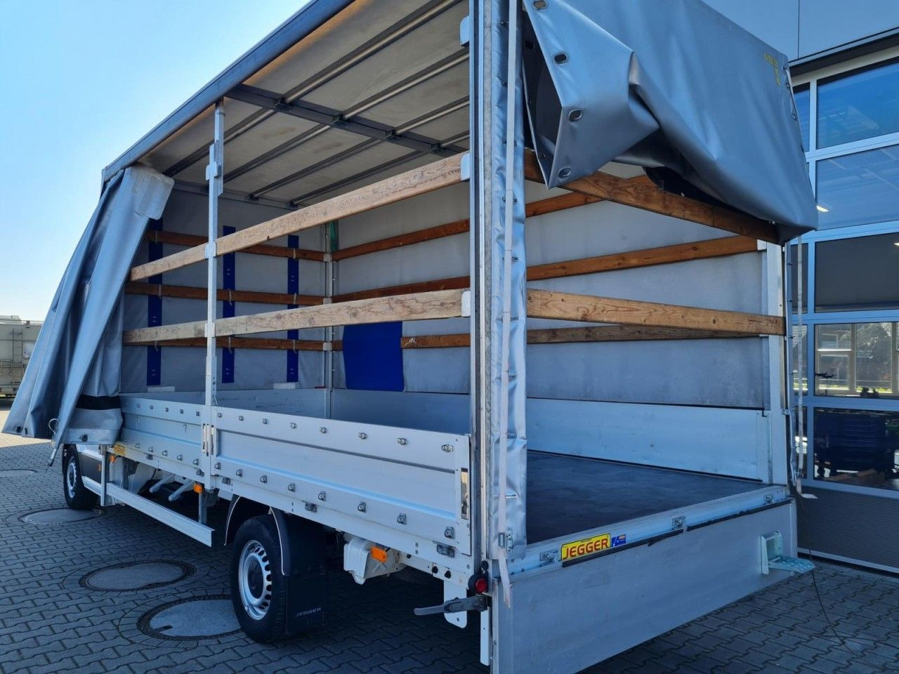 Planen Transporter Volkswagen Crafter 35 Pritsche Plane Schlafkabine LED TEMPO: das Bild 22