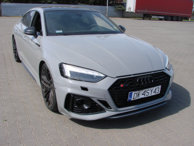 PKW AUDI RS5 HATCHBACK: das Bild 1