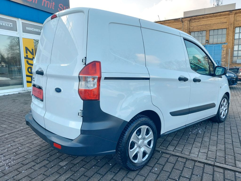 Kleinbus, Personentransporter Ford Transit Courier Trend Klima Hundefänger: das Bild 7