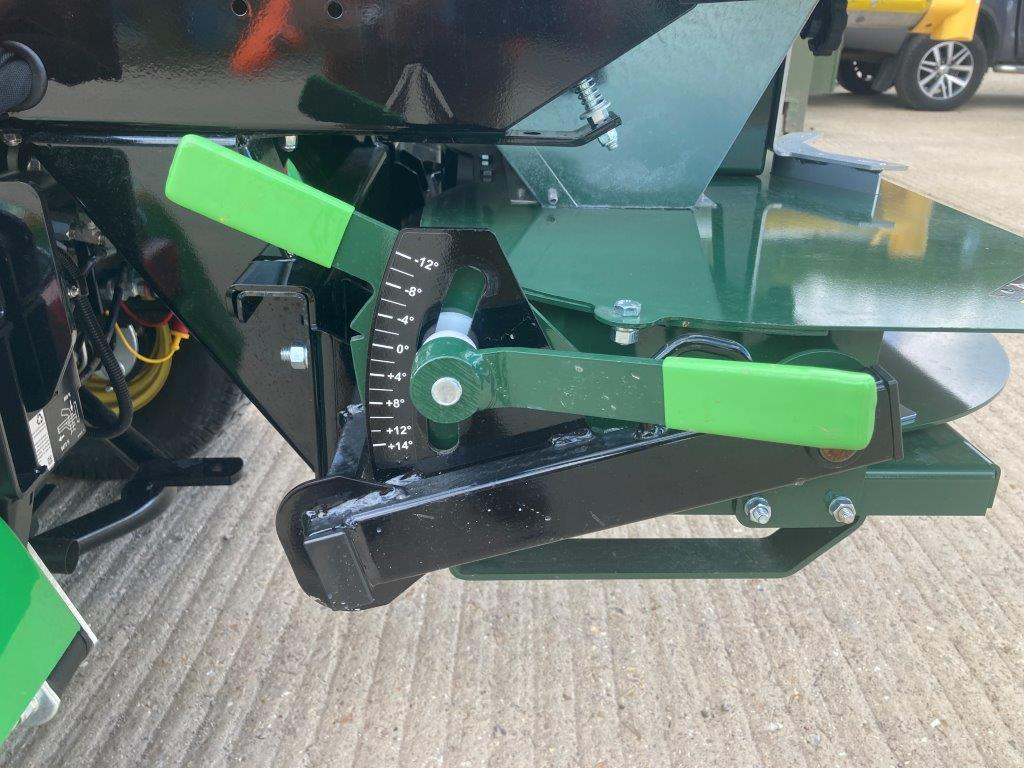 Gartengerät, Zustand - NEU Turfco 1550 mounted top dresser: das Bild 7