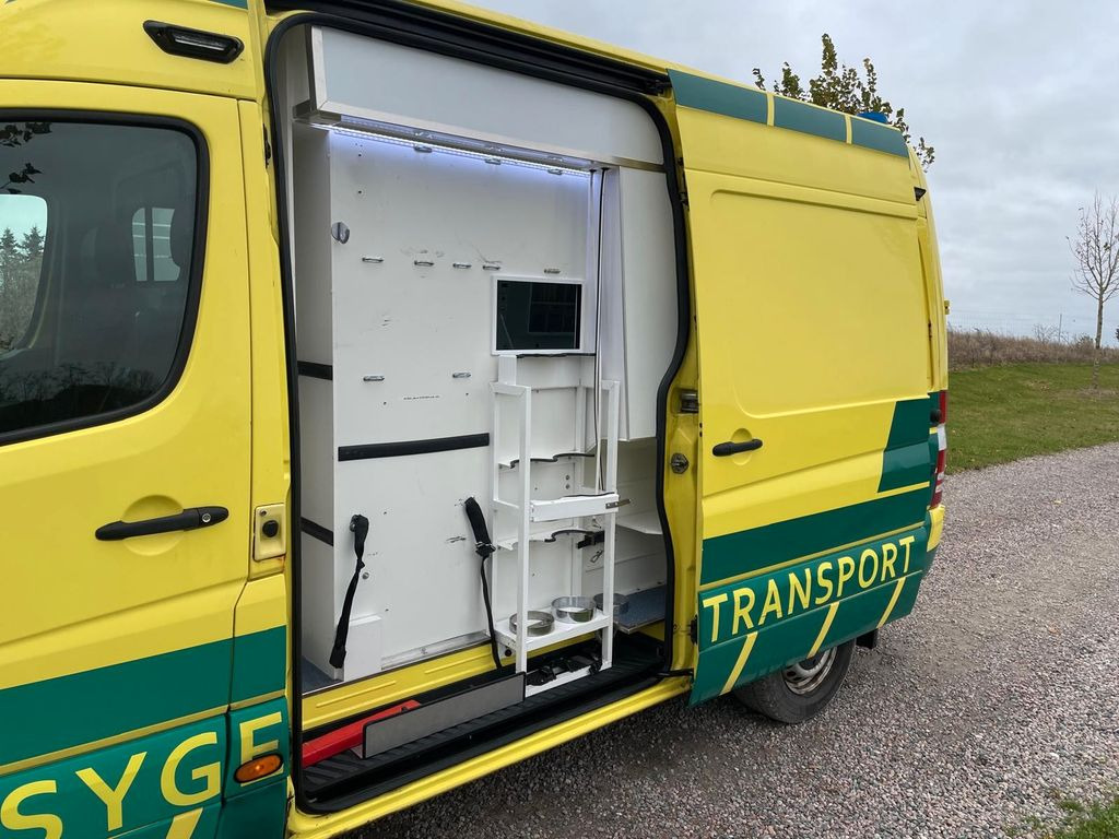 Kastenwagen Mercedes-Benz Sprinter II 316 CDI Aut Ambulance: das Bild 23