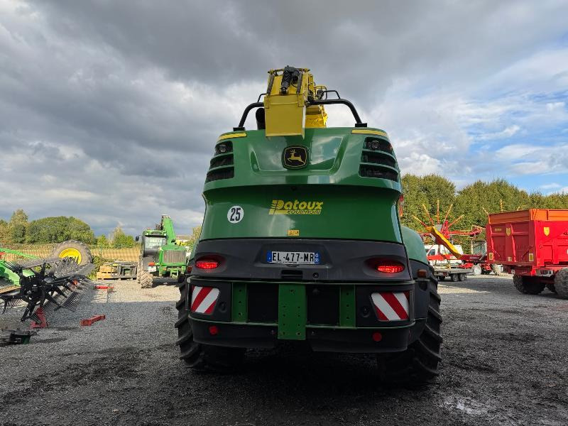 Feldhäcksler JOHN DEERE 8400: das Bild 6