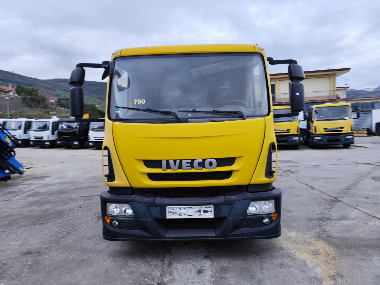 Autokran IVECO EUROCARGO 120E28P: das Bild 48