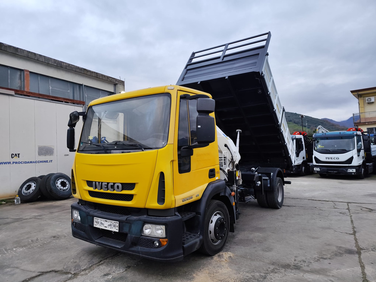 Autokran IVECO EUROCARGO 120E28P: das Bild 9