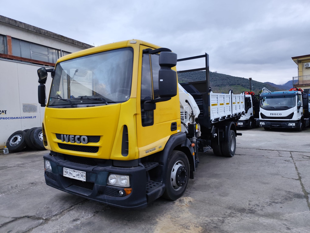 Autokran IVECO EUROCARGO 120E28P: das Bild 46