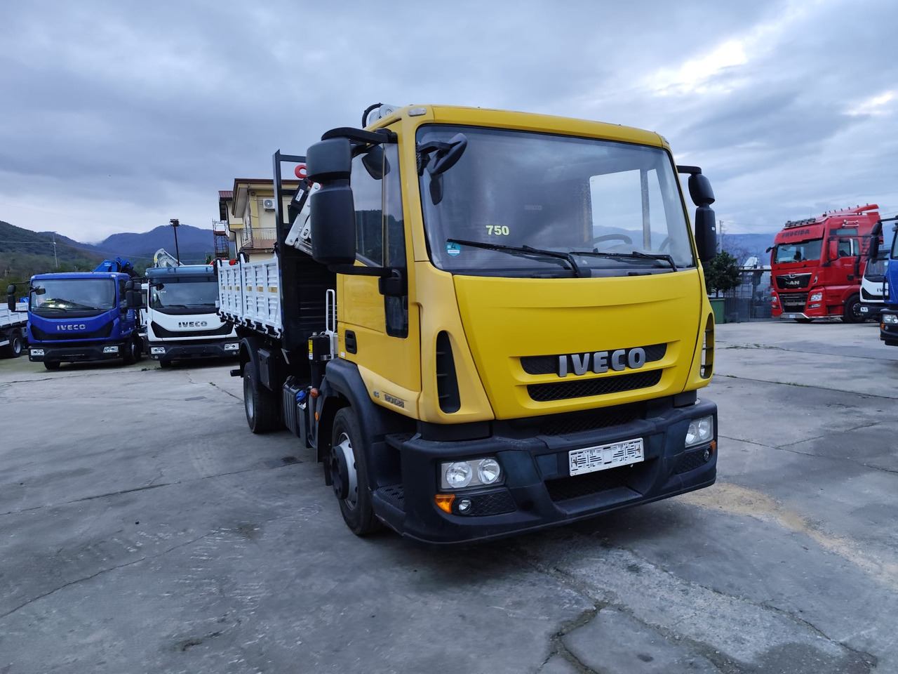 Autokran IVECO EUROCARGO 120E28P: das Bild 50