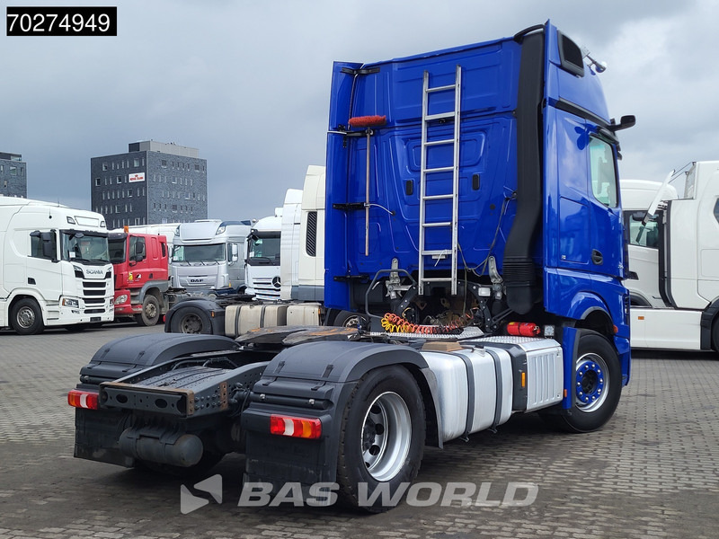 Sattelzugmaschine Mercedes-Benz Actros 2145 4X2 GigaSpace 2x Tanks MirrorCam: das Bild 11