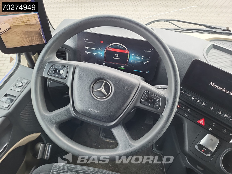 Sattelzugmaschine Mercedes-Benz Actros 2145 4X2 GigaSpace 2x Tanks MirrorCam: das Bild 21