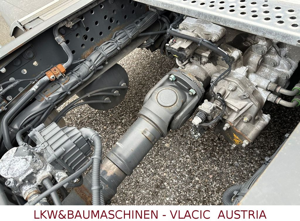 Sattelzugmaschine Mercedes-Benz Actros 1840 ADR: das Bild 12