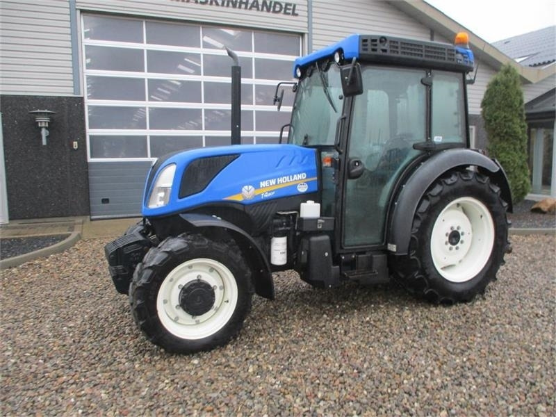 Traktor New Holland T4.80 F SuperSteear med aircondition og koblingsfr: das Bild 12