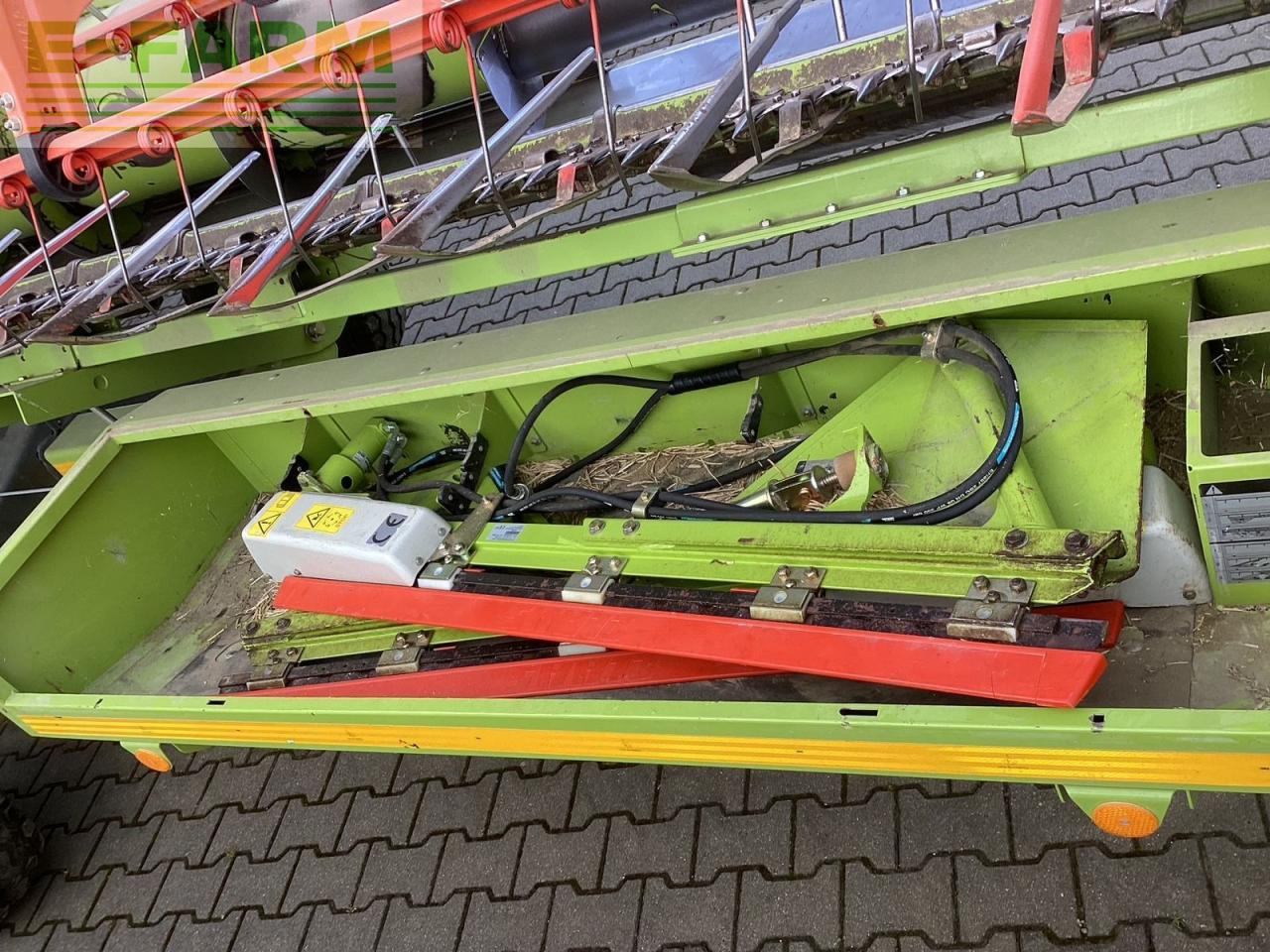 Schneidwerk CLAAS v 770 mit wagen: das Bild 9