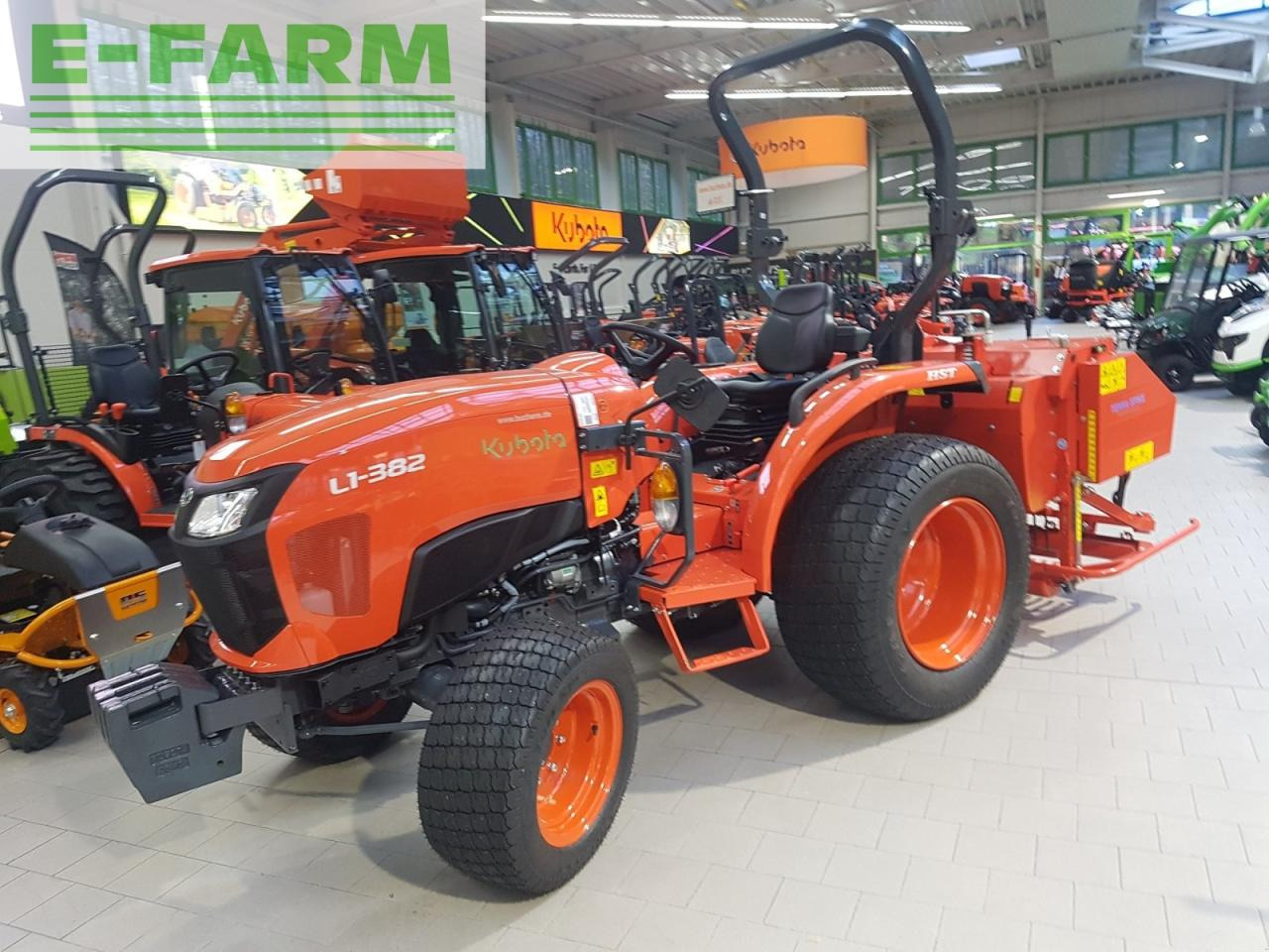 Traktor Kubota l1-382: das Bild 9