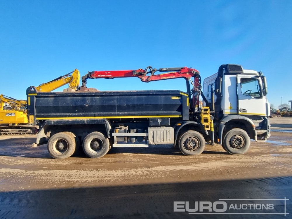 Kipper, Autokran 2015 Mercedes 8x4 Tipper Grab Lorry, Thompsons Body, Palfinger M125 Hydraulic Crane, Hydraulic Rotating Clamshell Bucket, Reverse Camera, A/C, Automatic Gearbox: das Bild 6