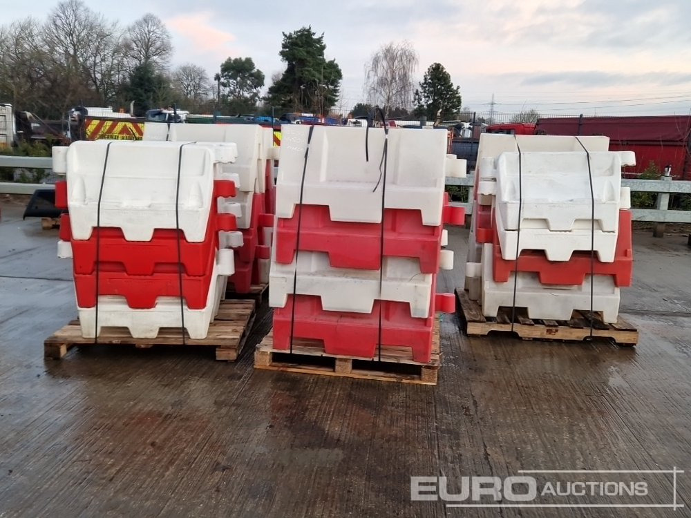 Baugeräte Pallet of Water Filled Barriers (5 of): das Bild 6