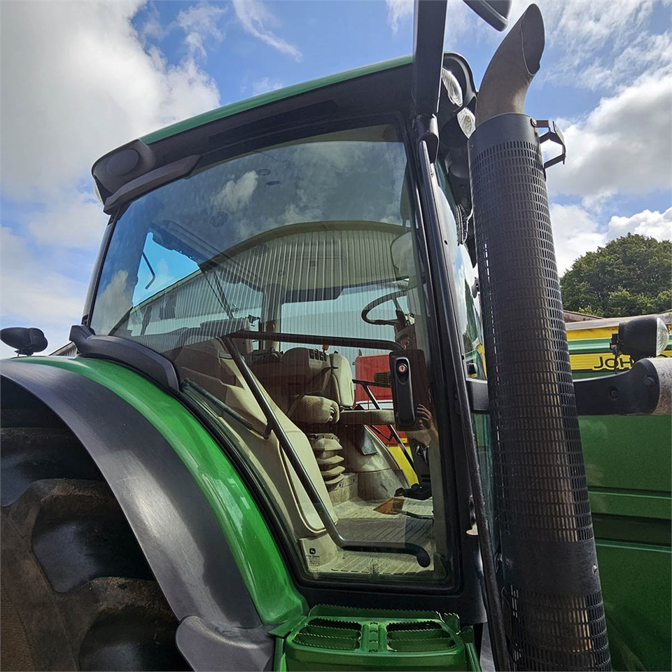 Traktor John Deere 6210 R: das Bild 20