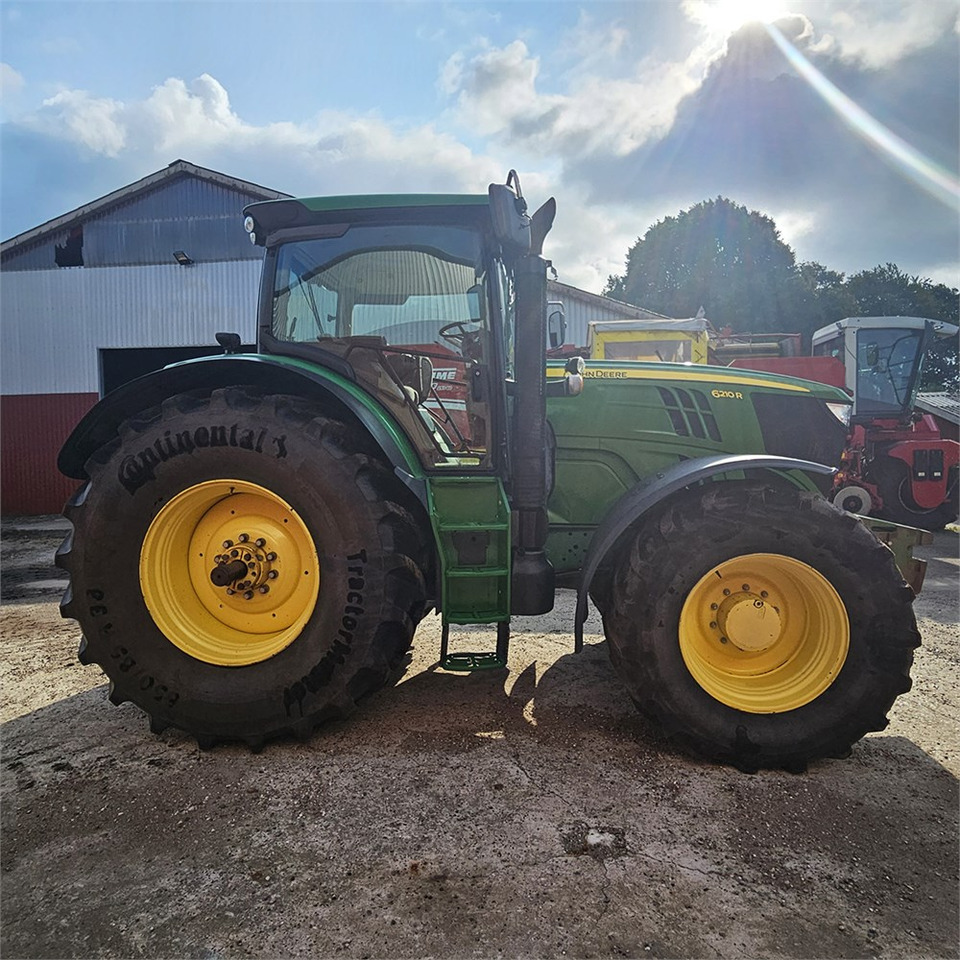 Traktor John Deere 6210 R: das Bild 6